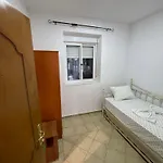 Traceys 3 *