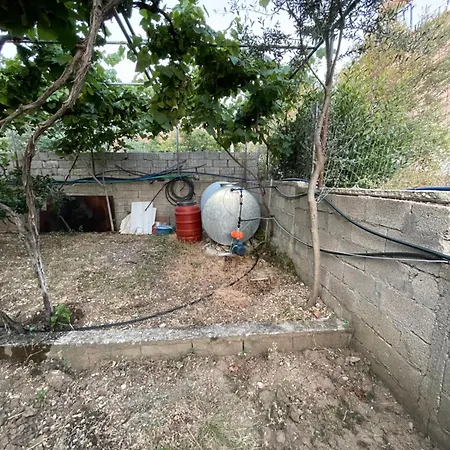 Traceys 3 Apartment *