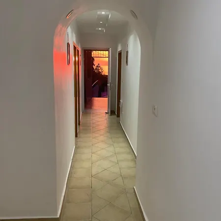 شقة Traceys 3
