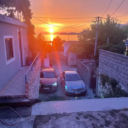 Traceys 3 شقة *
