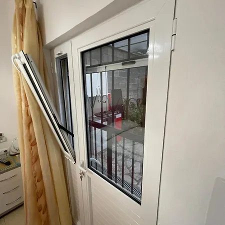 Apartmán Traceys 3 *
