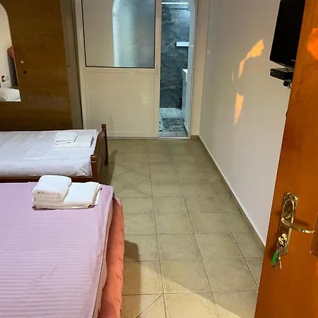 Traceys 3 아파트 보르쉬