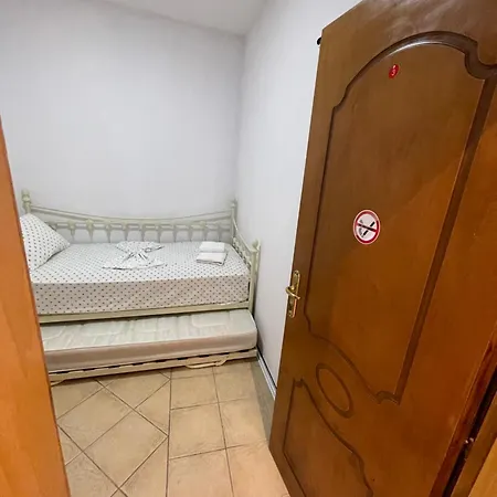 Traceys 3 Apartmán Borsh